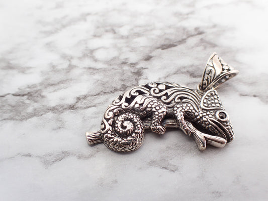 Chameleon Necklace, Silver Chameleon Jewelry, Chameleon Gift for Her, Statement Jewelry, Sterling Silver Filigree Pendent, Lizard Necklace