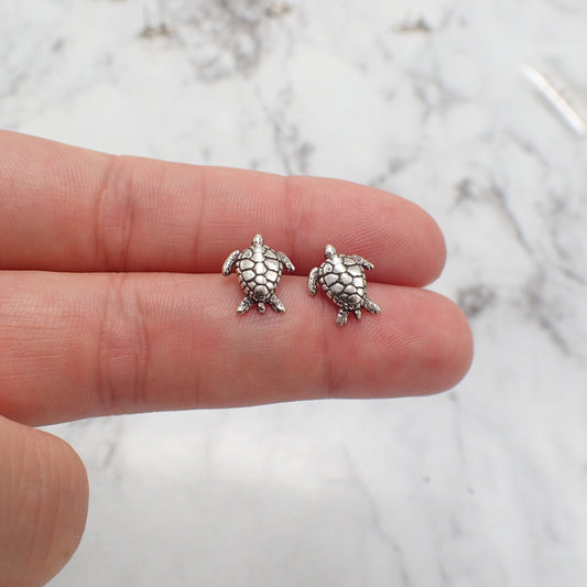 Sea Turtle Earrings, Silver Turtle Stud Earrings, Sea Turtle Gift for Women, Sea Turtle Jewelry, Ocean Stud Earrings, Ocean Jewelry Gift